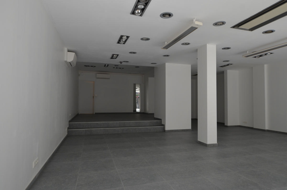 Galerie de VERVIERS rue de l'Harmonie 10-12 - Espace commercial de 300 m2 au centre ville + parking