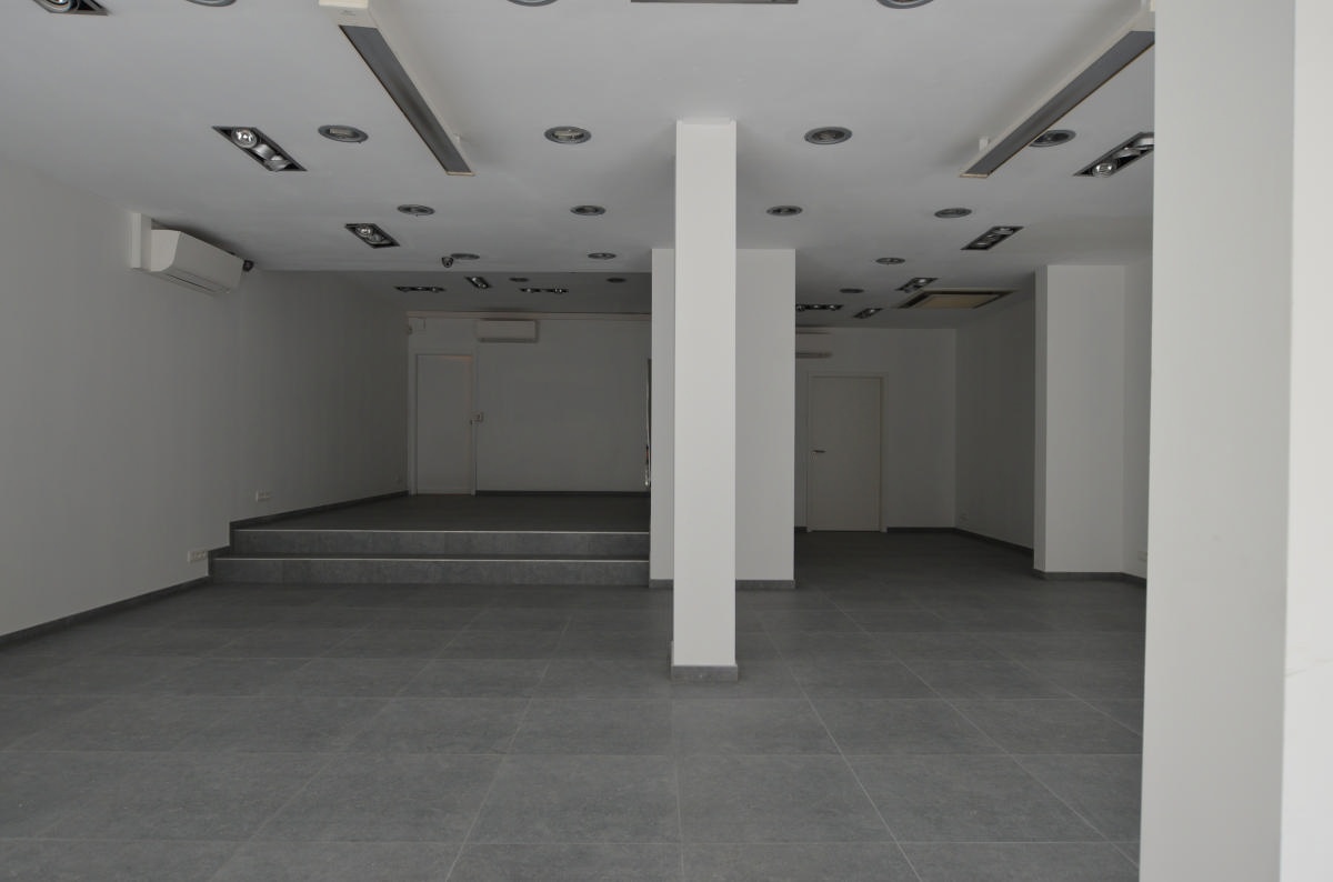 Galerie de VERVIERS rue de l'Harmonie 10-12 - Espace commercial de 300 m2 au centre ville + parking