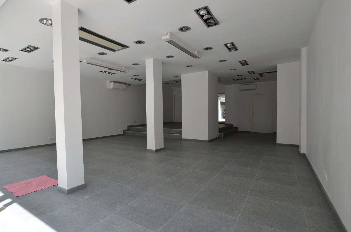 Galerie de VERVIERS rue de l'Harmonie 10-12 - Espace commercial de 300 m2 au centre ville + parking