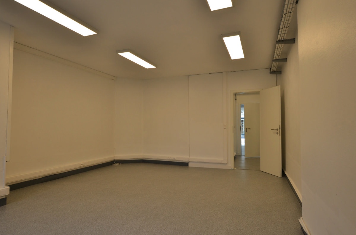 Galerie de VERVIERS rue de l'Harmonie 10-12 - Espace commercial de 300 m2 au centre ville + parking