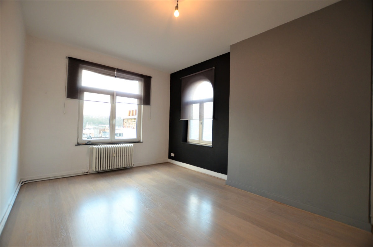 Galerie de APPARTEMENT LUMINEUX - VERVIERS