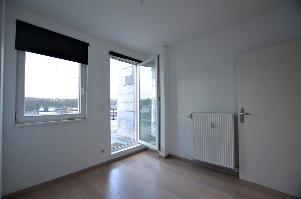 Galerie de APPARTEMENT LUMINEUX - VERVIERS