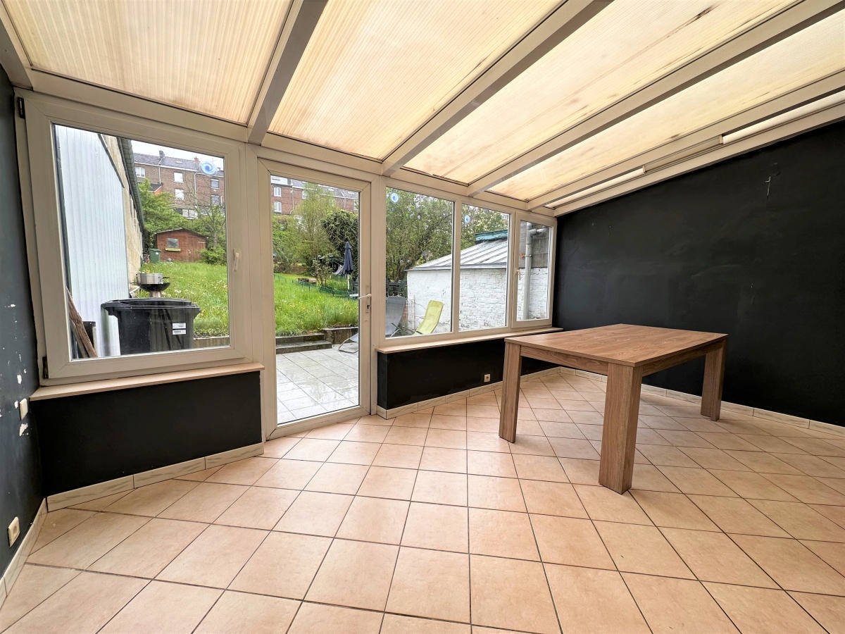 Galerie de Ravissante maison 2 chambres à coucher avec jardin à louer