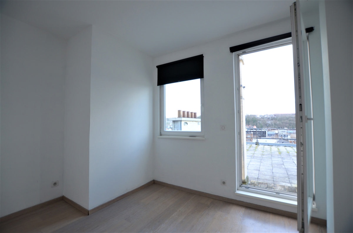 Galerie de APPARTEMENT LUMINEUX - VERVIERS