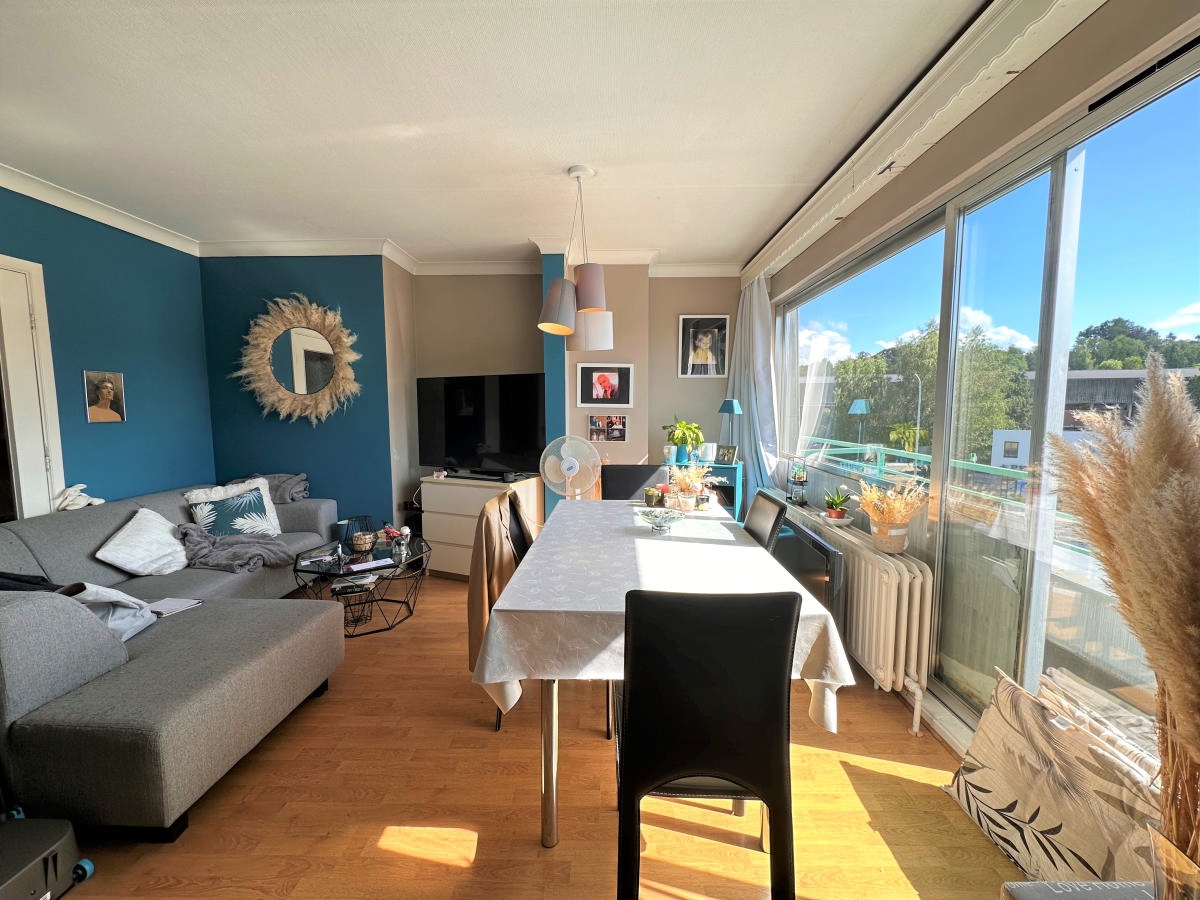 Galerie de VERVIERS: Appartement une chambre avec vue époustouflante!