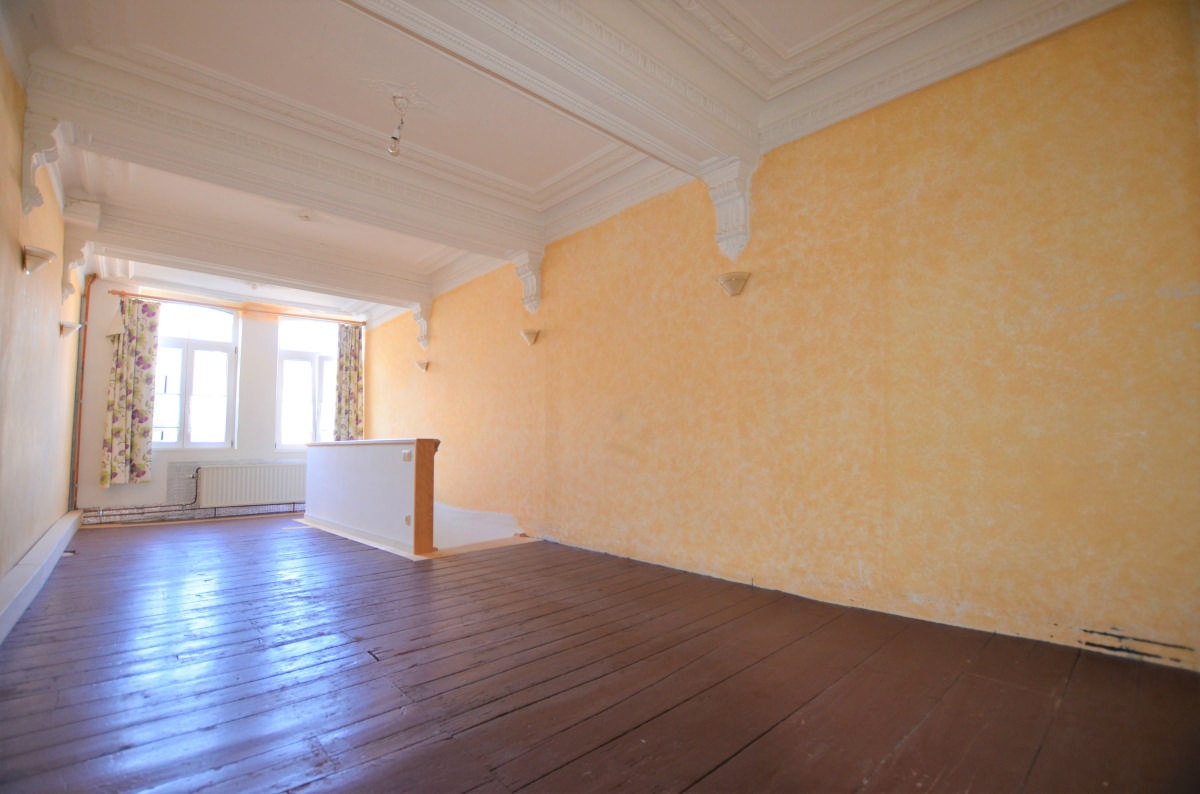 Galerie de Triplex à louer sur la place Saint Remacle à Stavelot