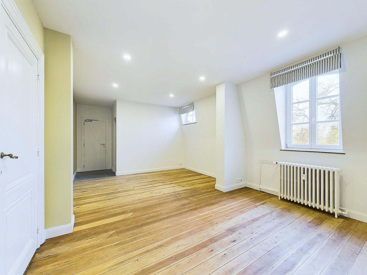 Galerie de Splendide appartement dans une maison de maître à Heusy