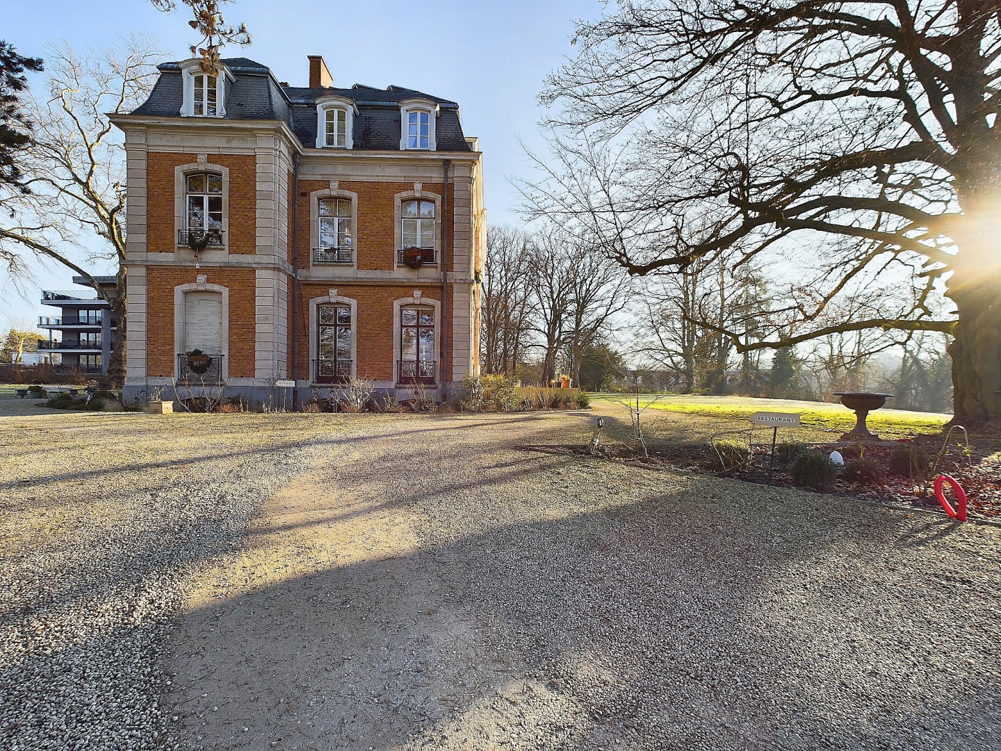 Galerie de Splendide appartement dans une maison de maître à Heusy