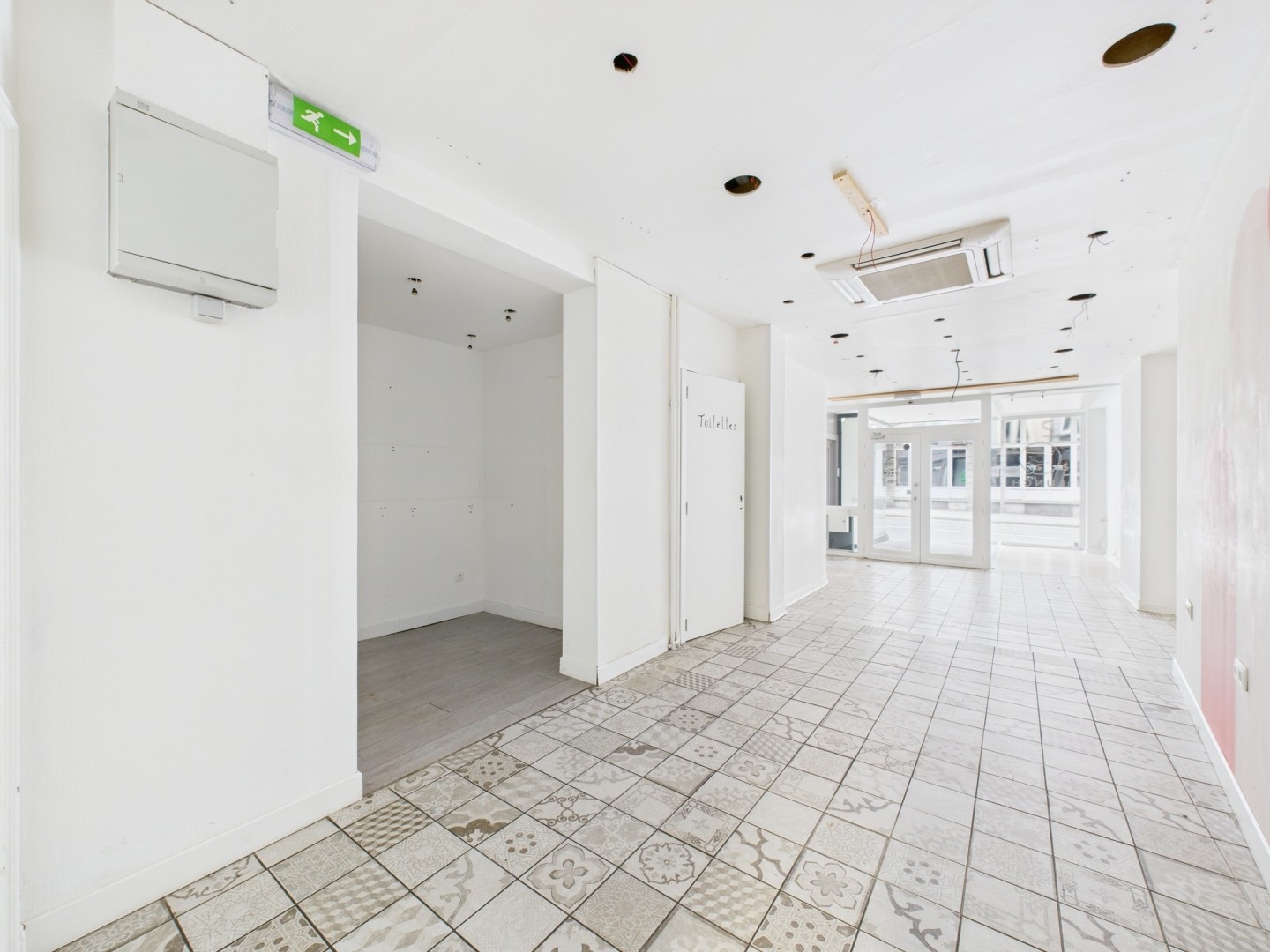 Galerie de Espace commercial au centre de Spa