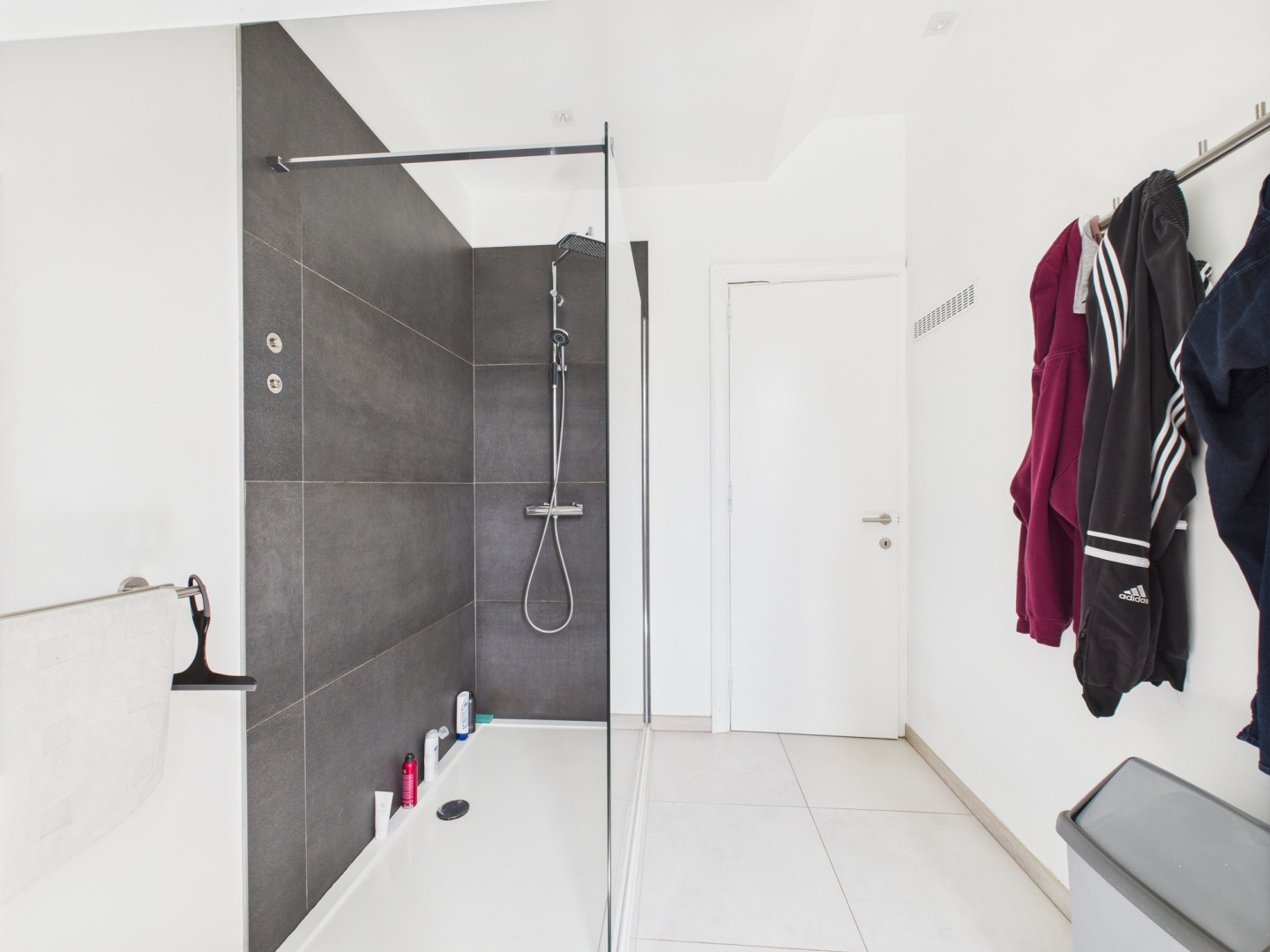 Galerie de Appartement deux chambres à louer à Saive