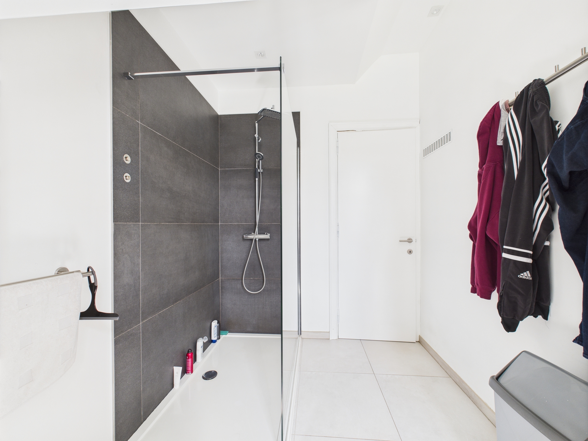 Galerie de Appartement deux chambres à louer à Saive