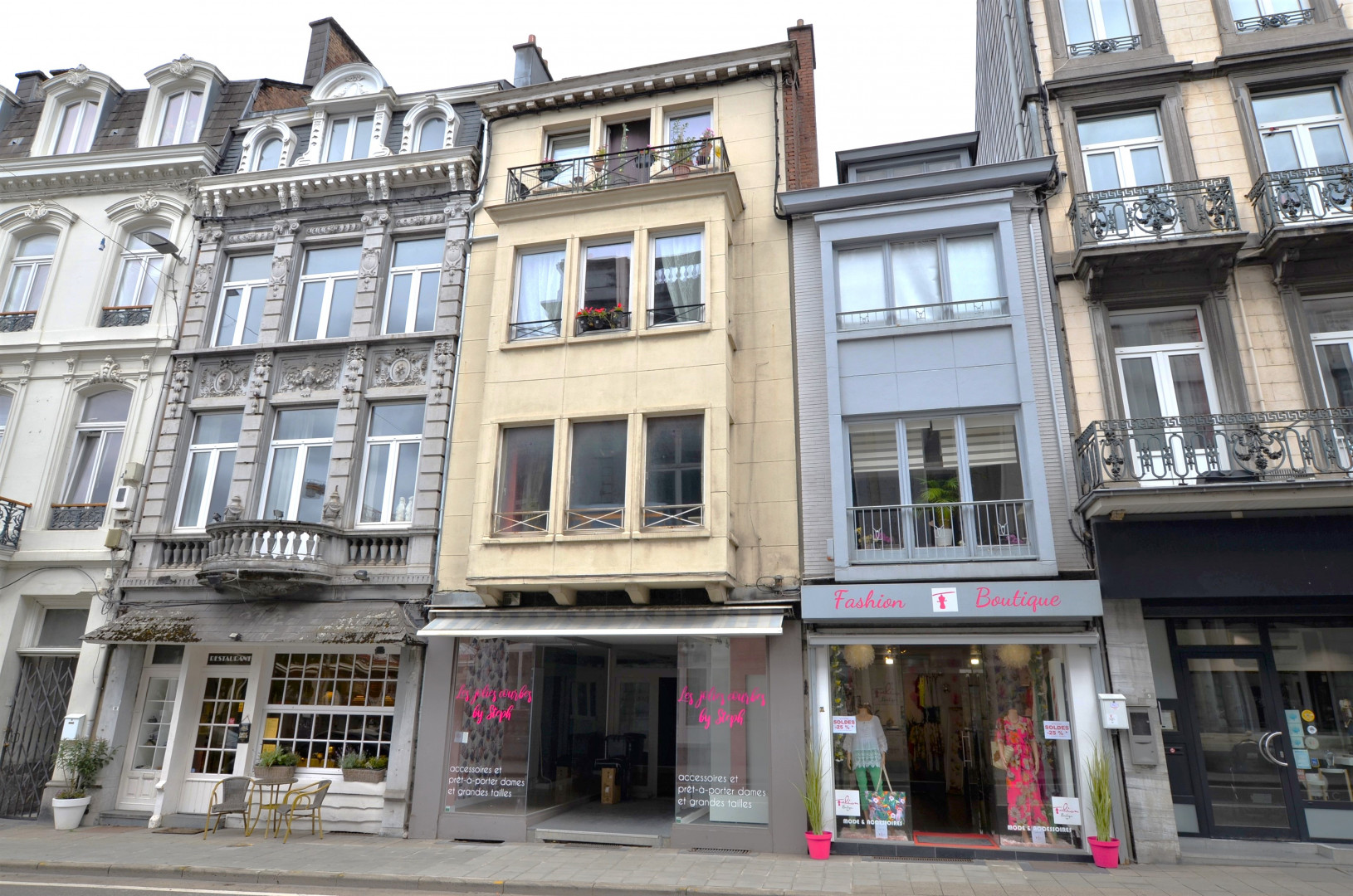 Galerie de Espace commercial au centre de Spa