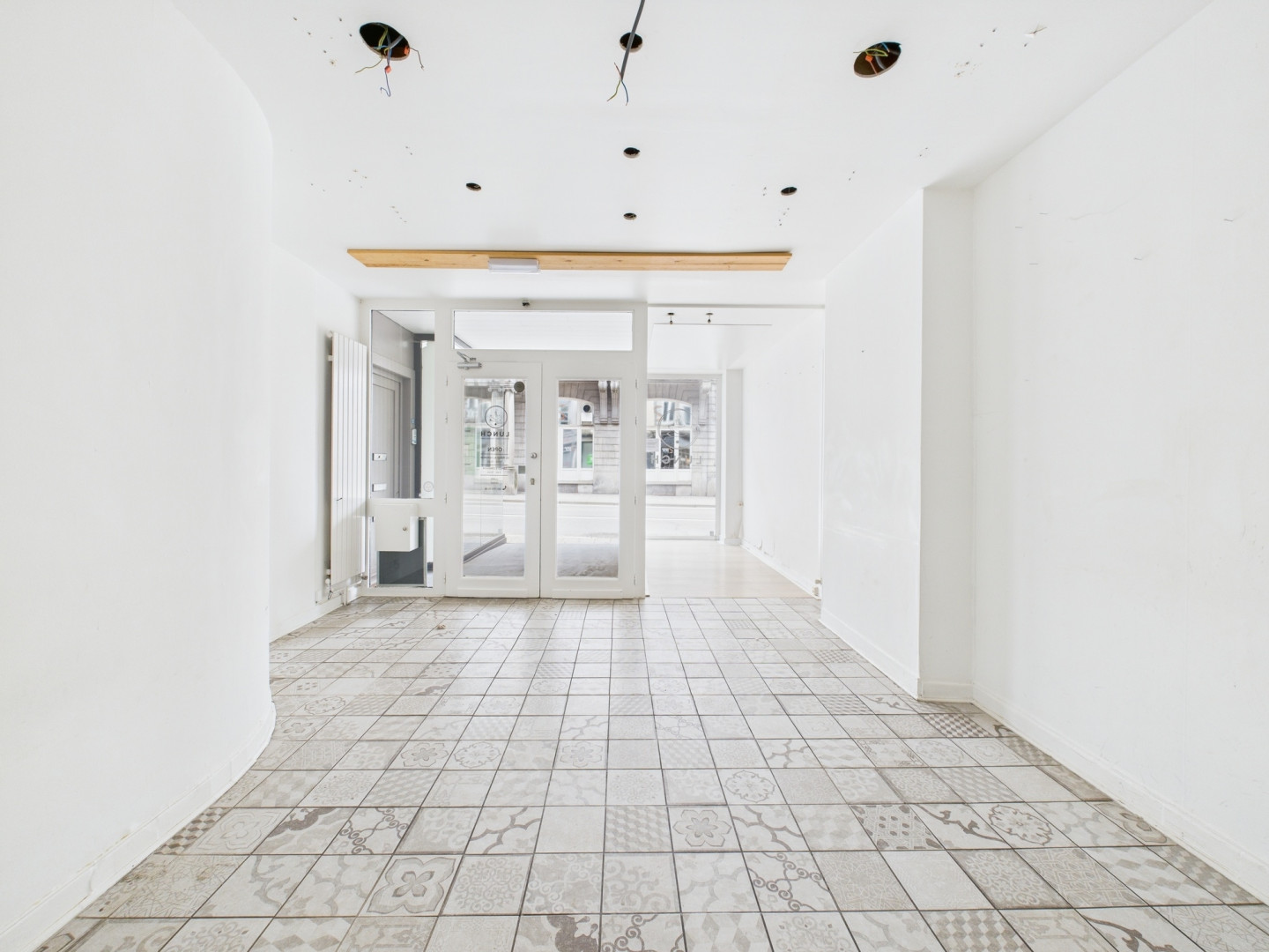 Galerie de Espace commercial au centre de Spa