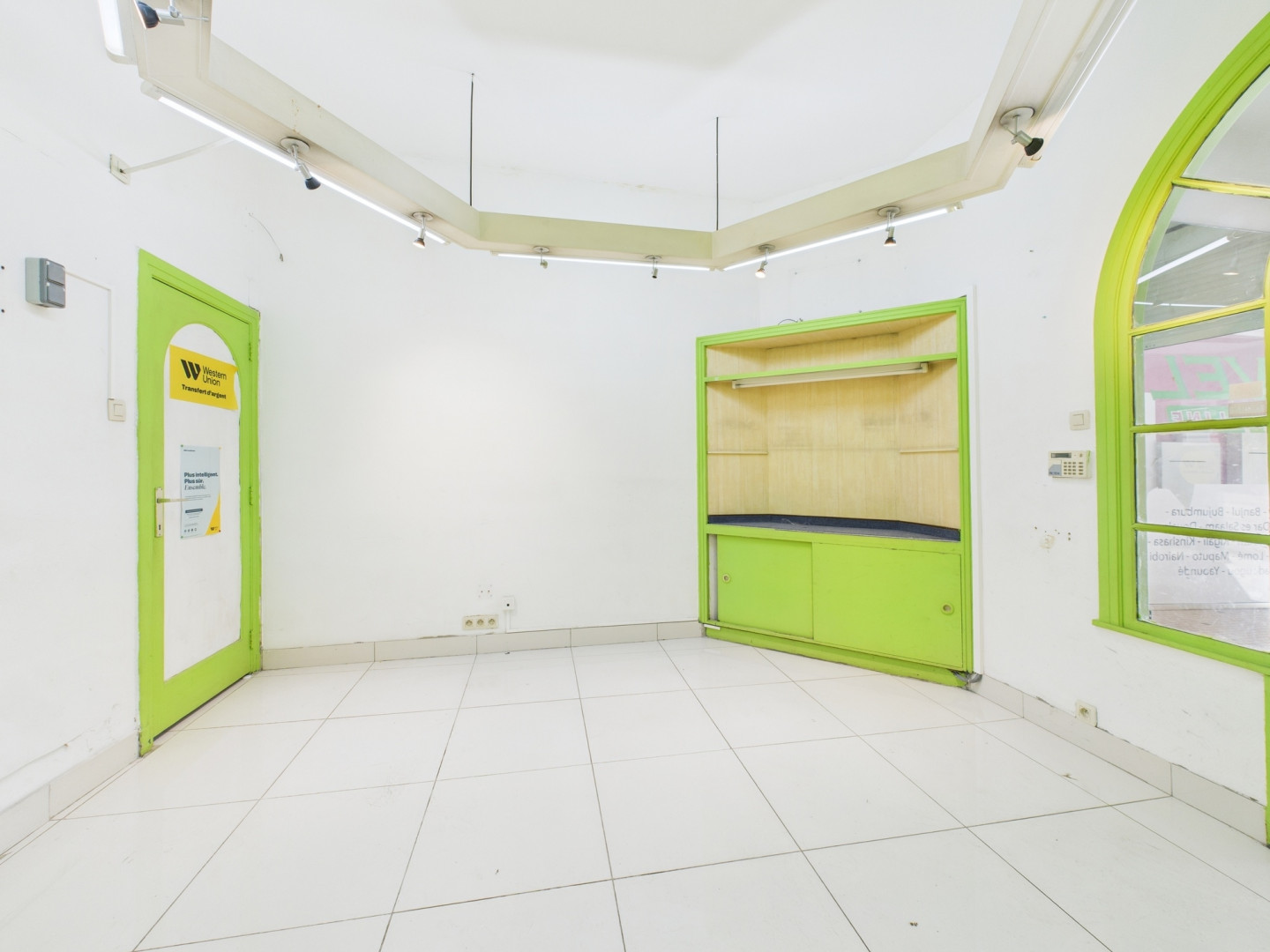 Galerie de Charmante surface commerciale à louer à Verviers