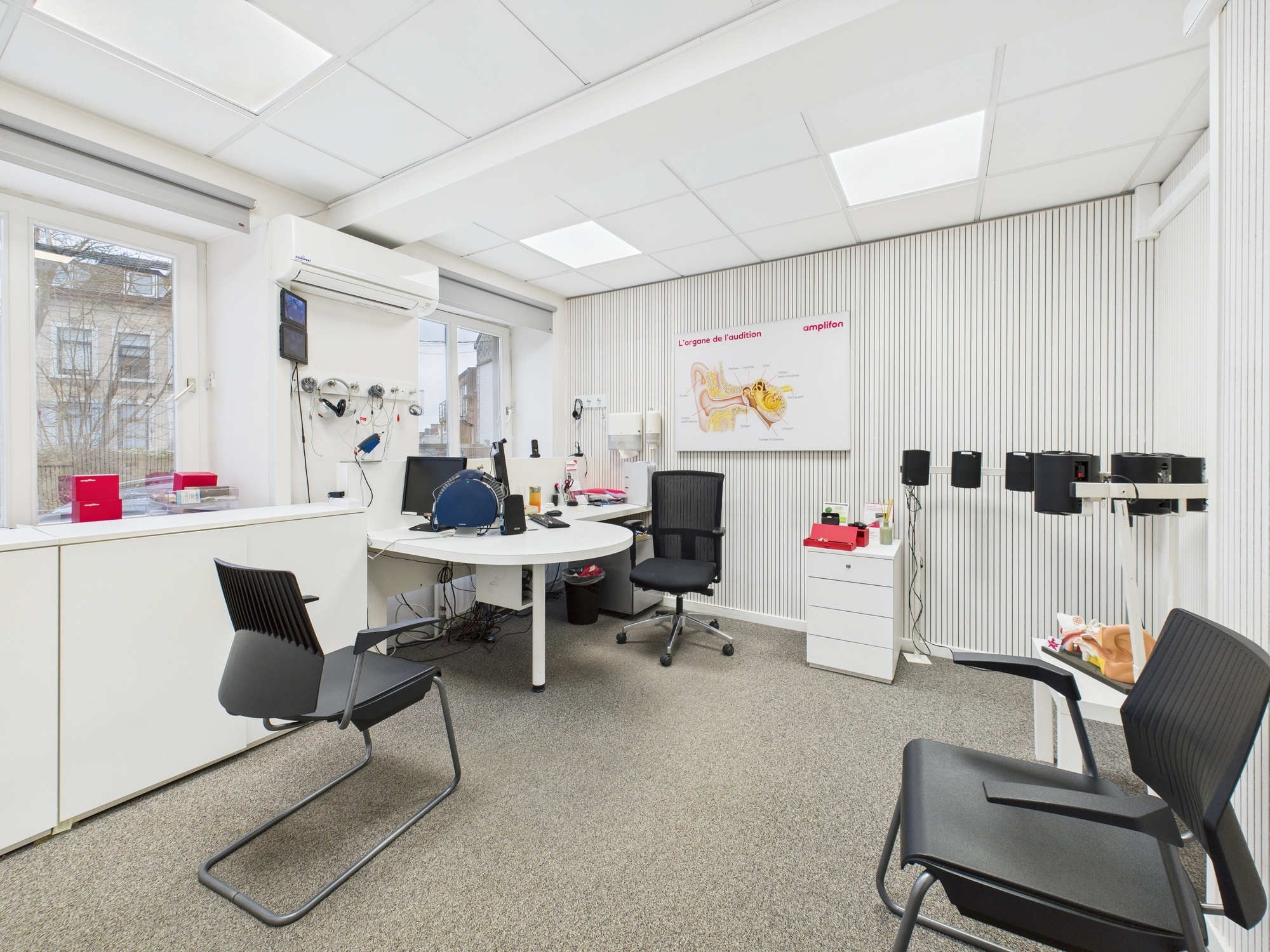 Galerie de Trois spacieux bureaux à louer à Heusy