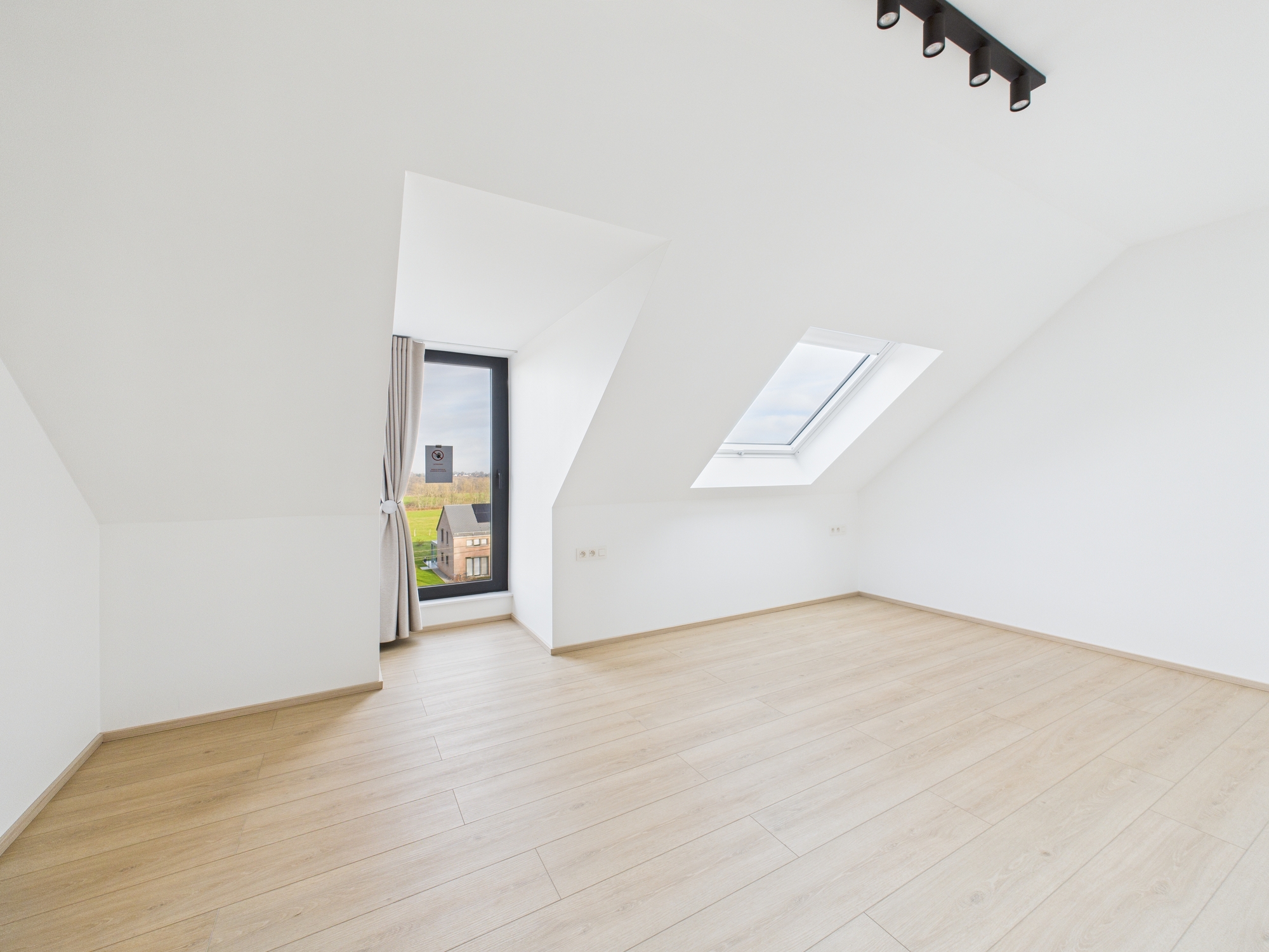 Galerie de 4.2 BT16 Splendide appartement 2 chambres à Balmoral