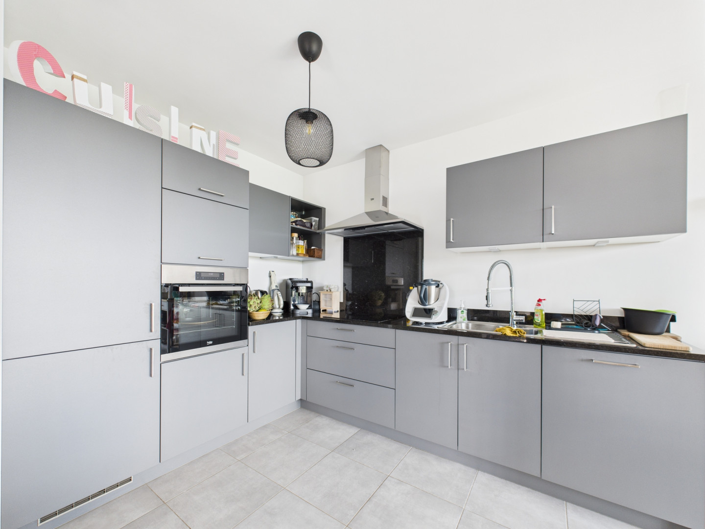 Galerie de L 2327 Magnifique appartement 2 chambres à Balmoral