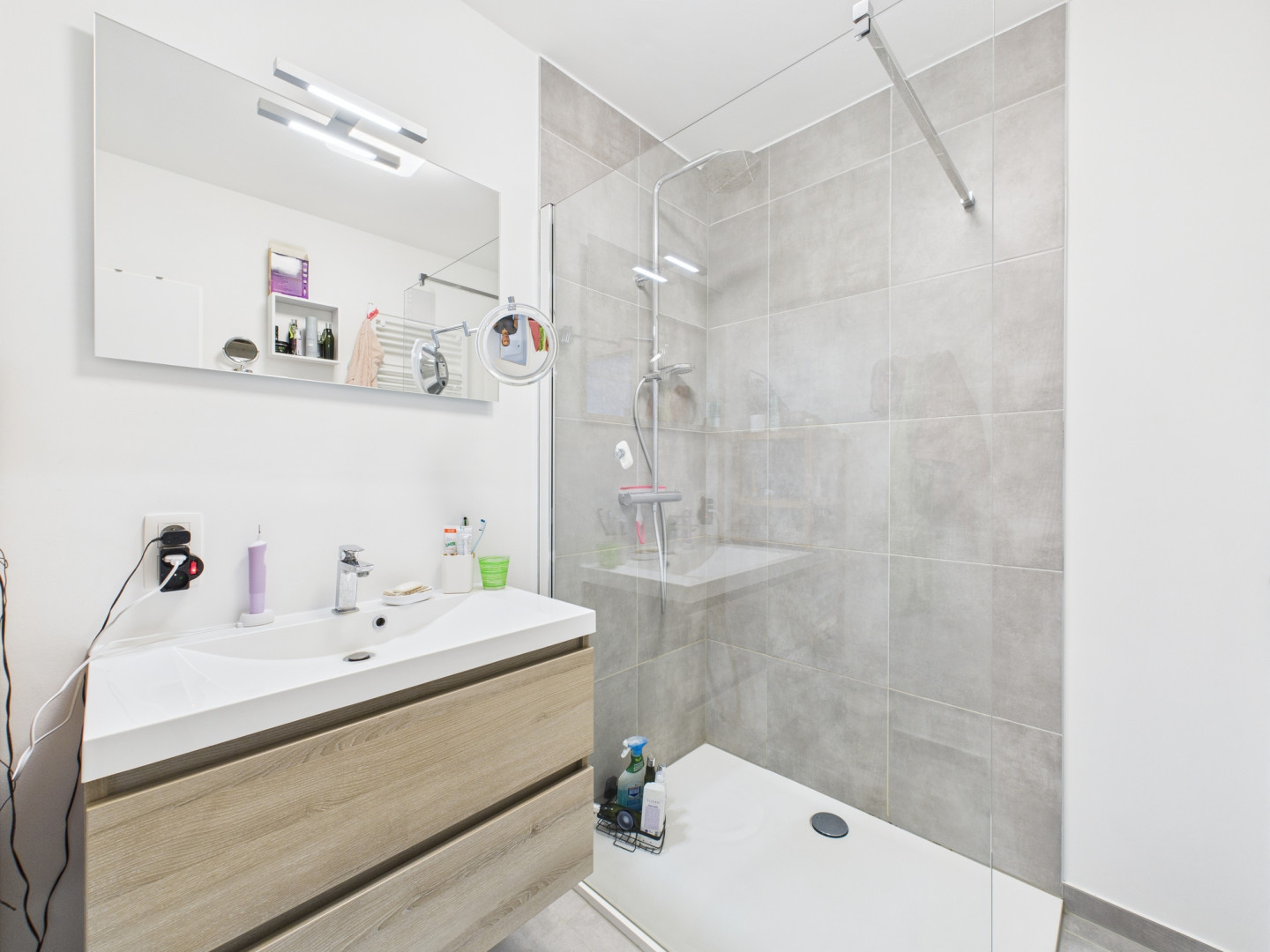 Galerie de L 2327 Magnifique appartement 2 chambres à Balmoral