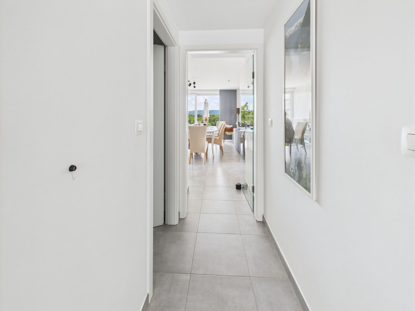 Galerie de L 2327 Magnifique appartement 2 chambres à Balmoral