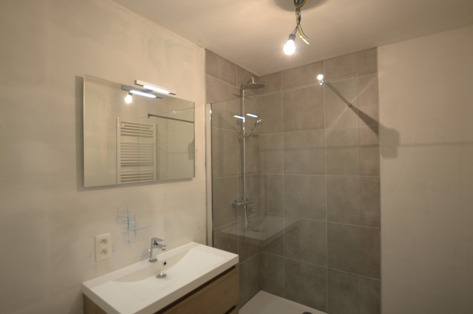 Galerie de L 2327 Magnifique appartement 2 chambres à Balmoral