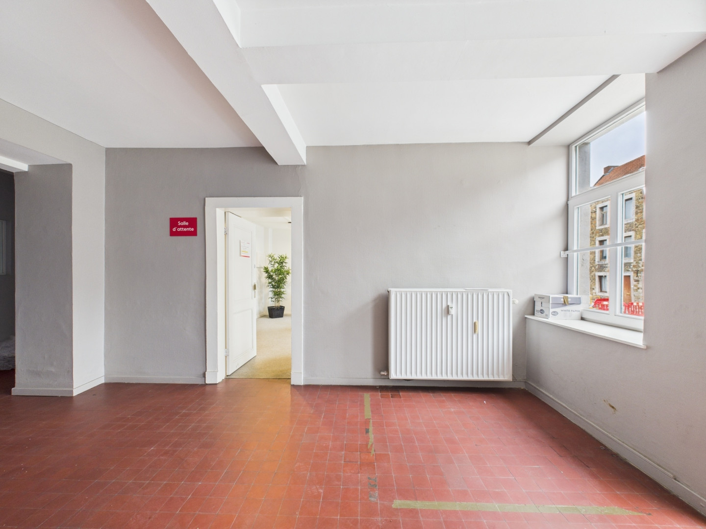 Galerie de Locaux à usage de bureaux de 63² au cœur d'Heusy