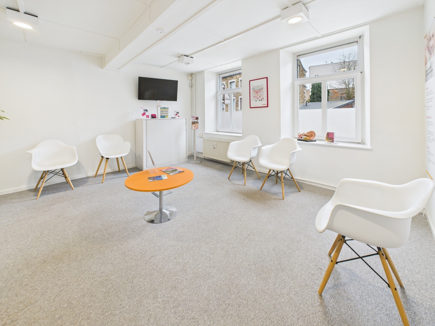 Galerie de Locaux à usage de bureaux de 63² au cœur d'Heusy