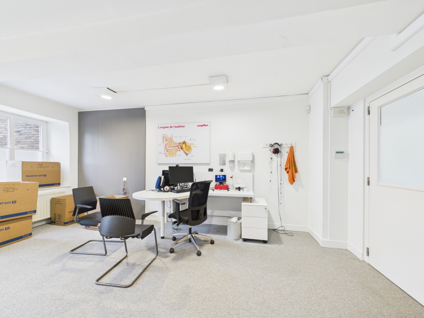 Galerie de Locaux à usage de bureaux de 63² au cœur d'Heusy