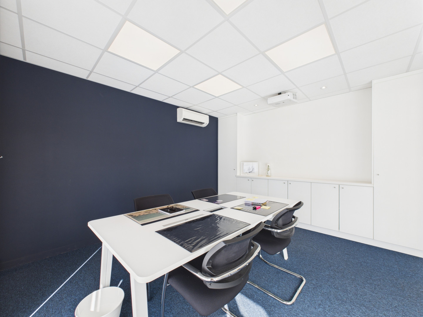 Galerie de Bureaux à louer à Tiège