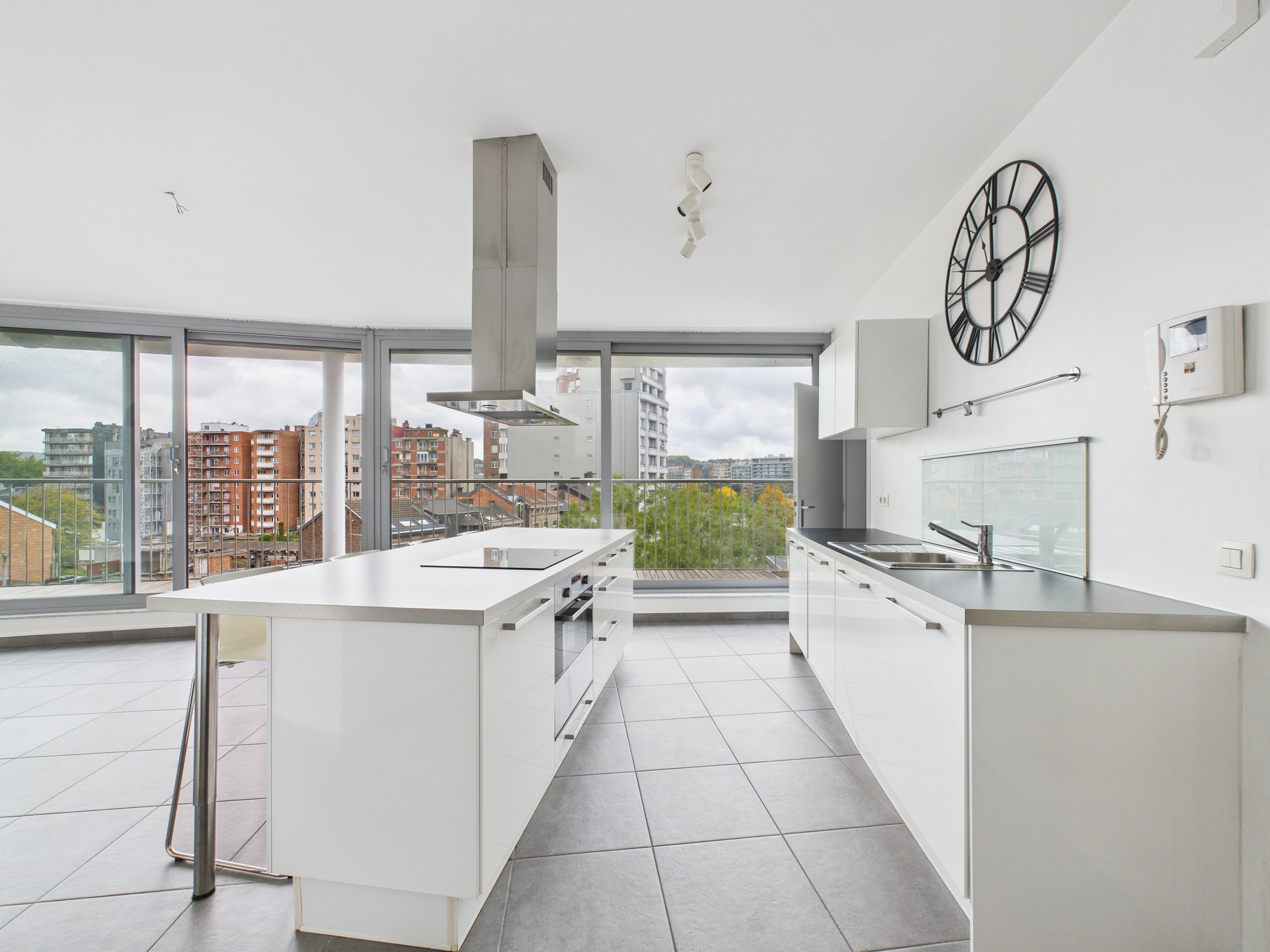 Galerie de Magnifique appartement idéalement situé à Liège