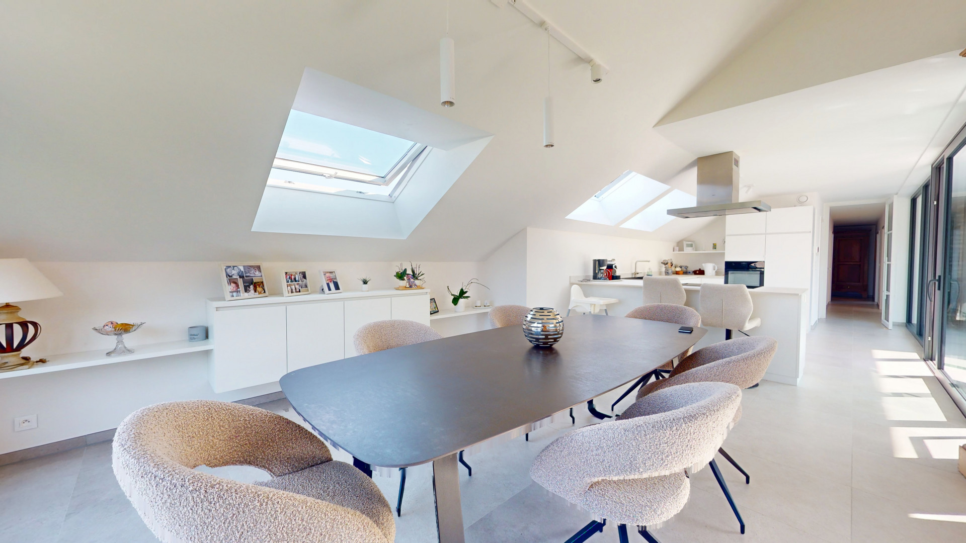 Galerie de Magnifique Penthouse neuf