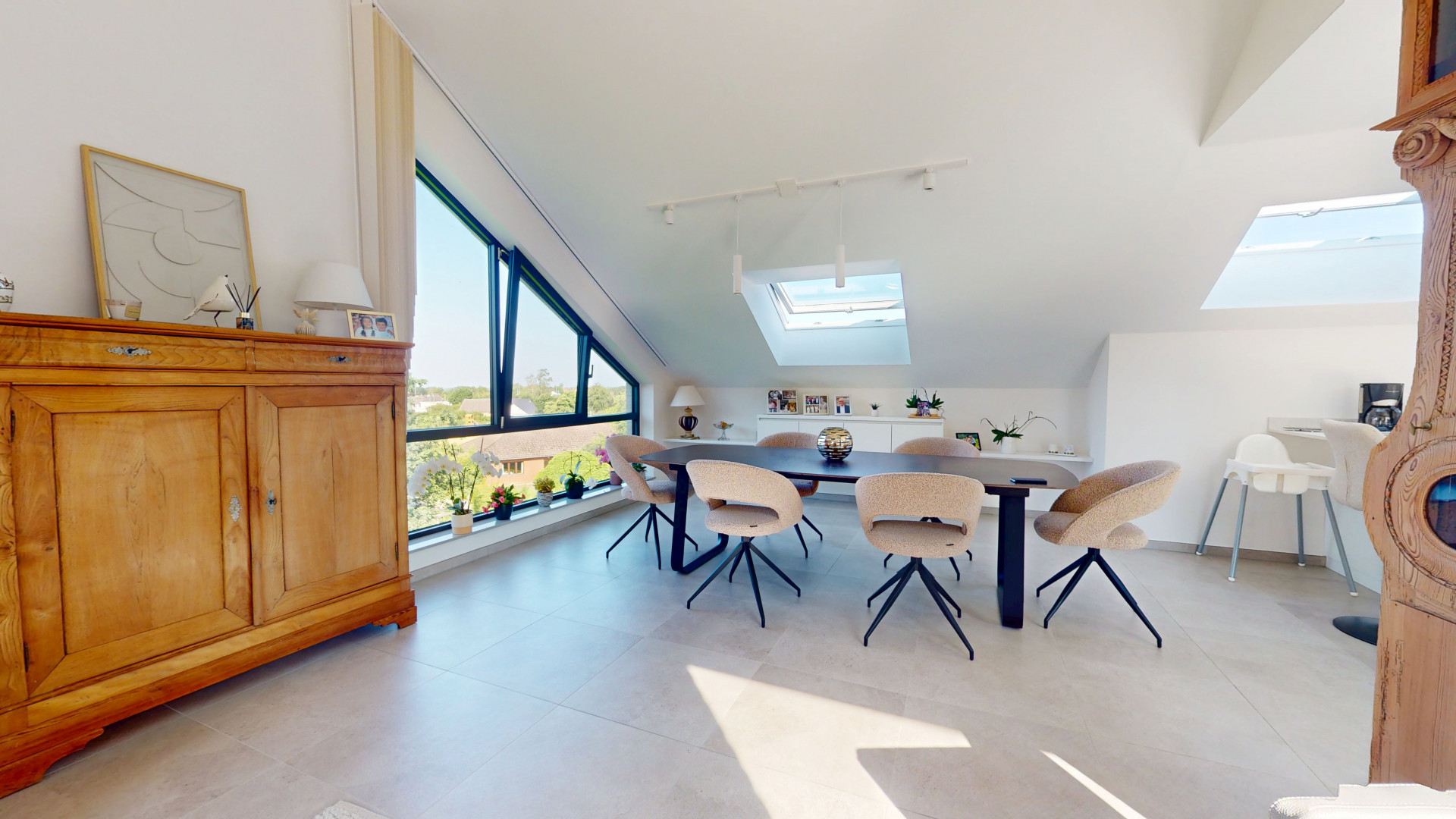 Galerie de Magnifique Penthouse neuf
