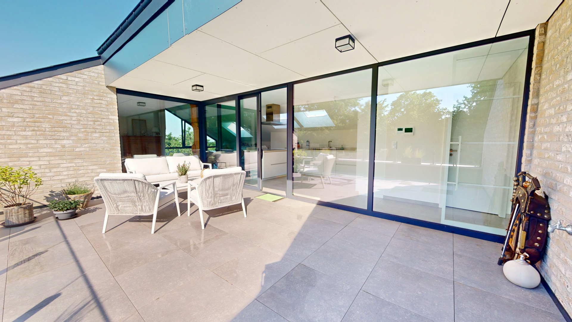Galerie de Magnifique Penthouse neuf
