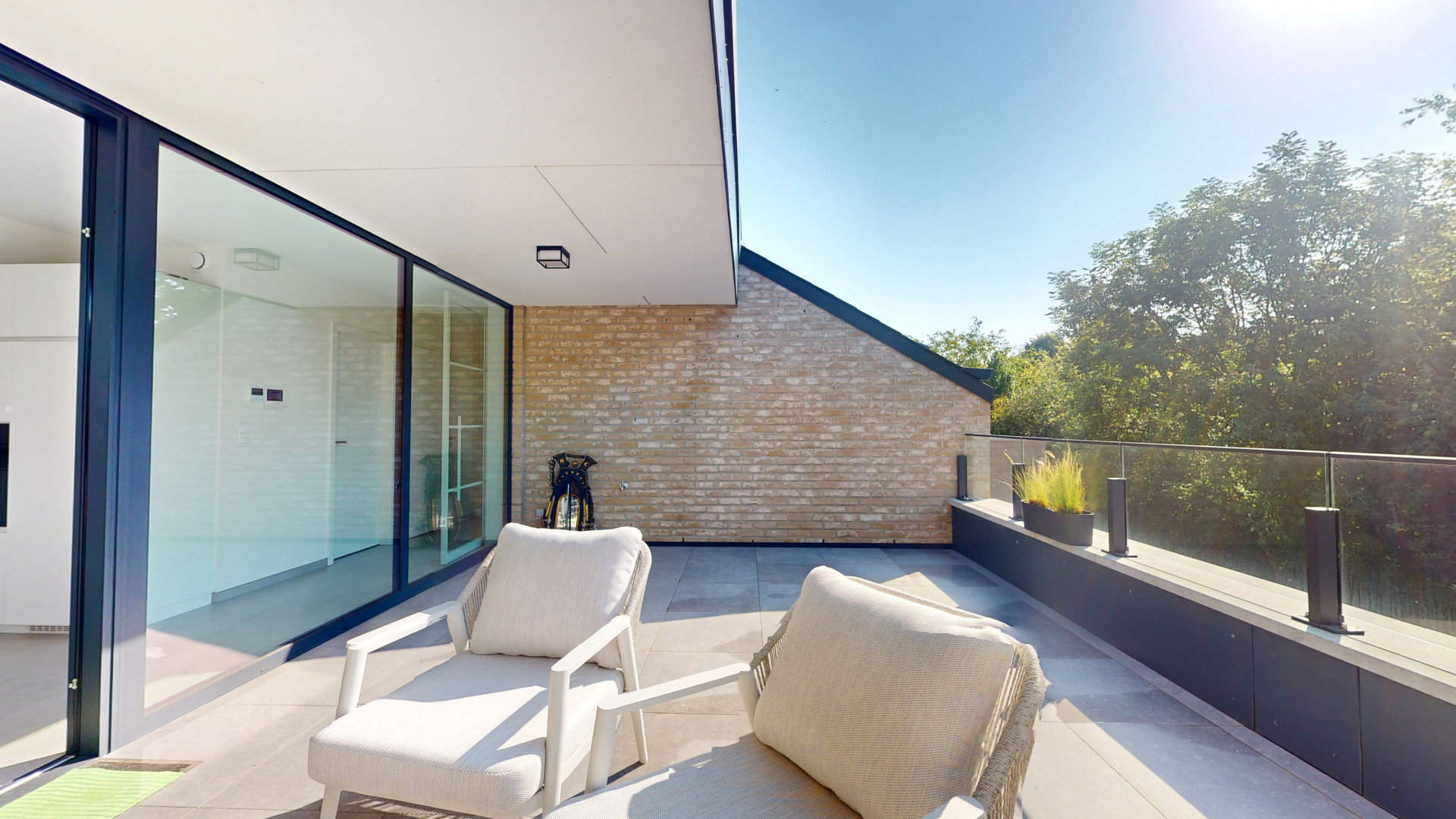 Galerie de Magnifique Penthouse neuf